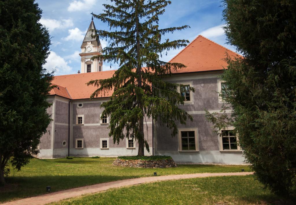 Hotel Monastery